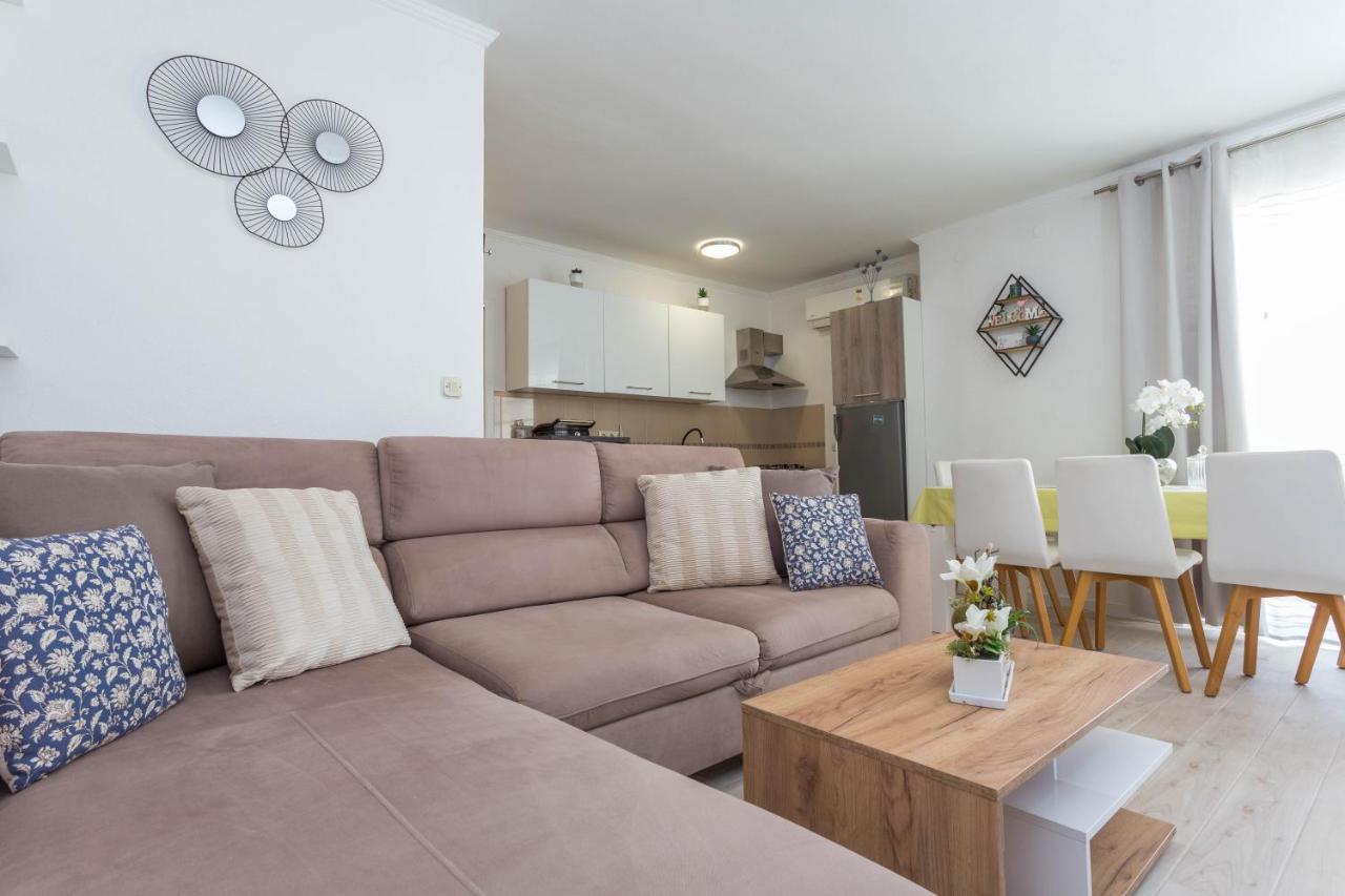 Gasthuis Edi - Zf Hvar 3*